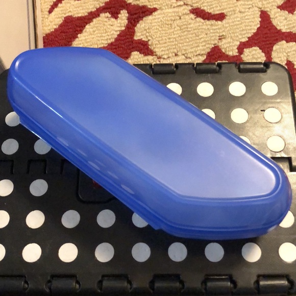 COPY - Tupperware Egg Container Holder Camping 6 Eggs - Picture 2 of 3